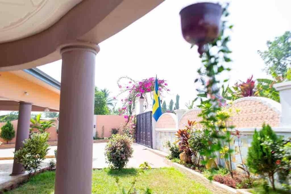 Nana Adu Guest House Koforidua Esterno foto