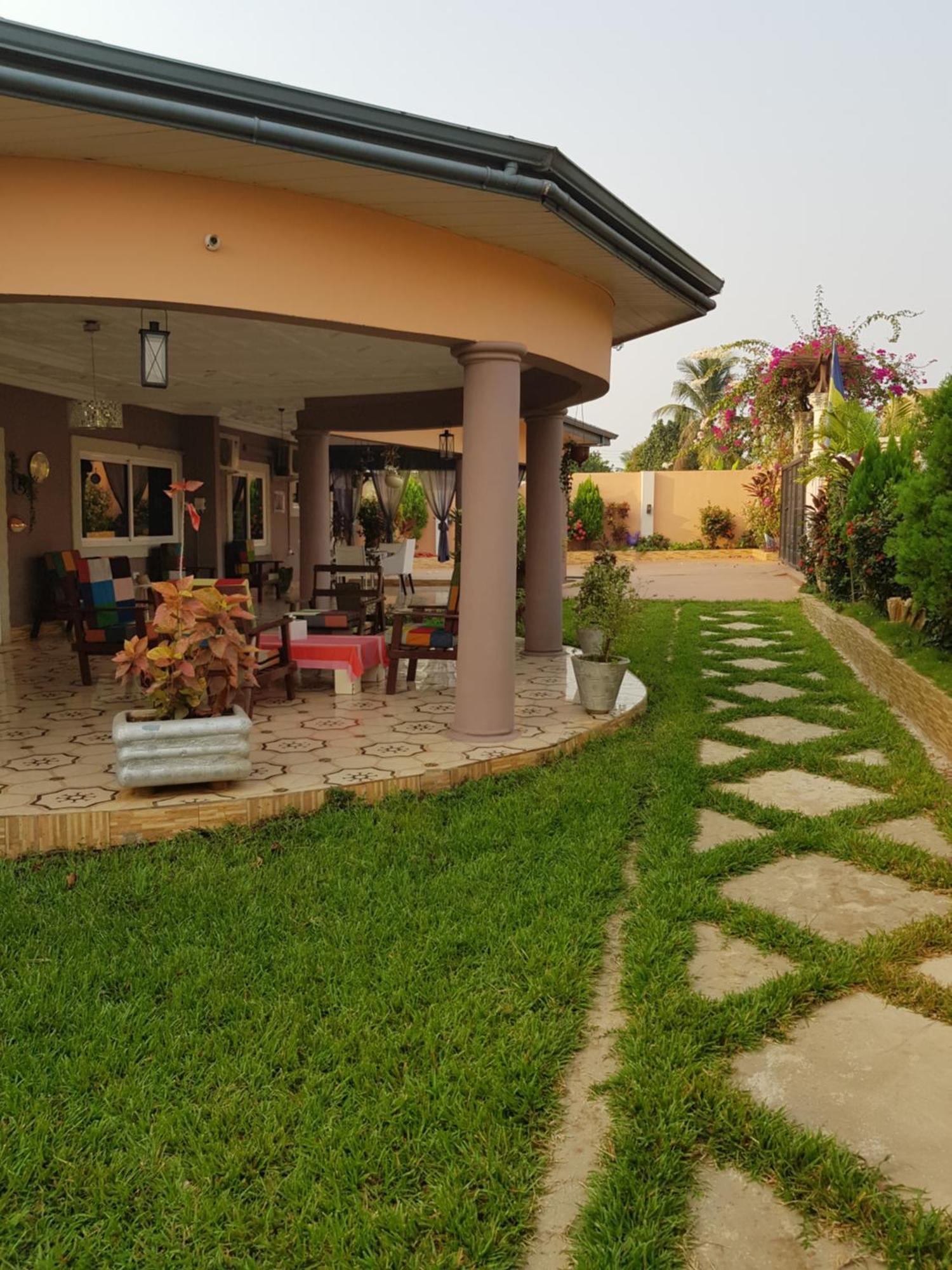 Nana Adu Guest House Koforidua Esterno foto
