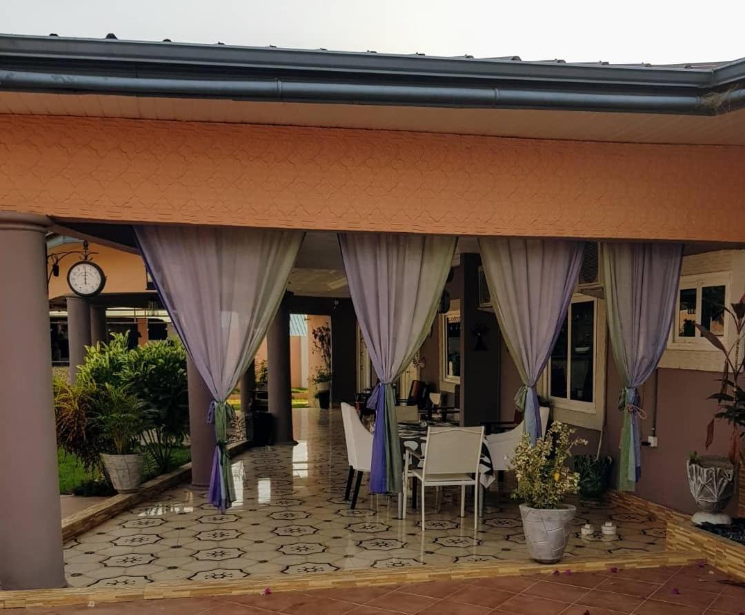 Nana Adu Guest House Koforidua Esterno foto