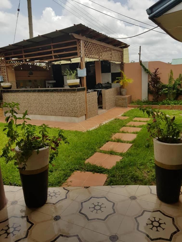 Nana Adu Guest House Koforidua Esterno foto